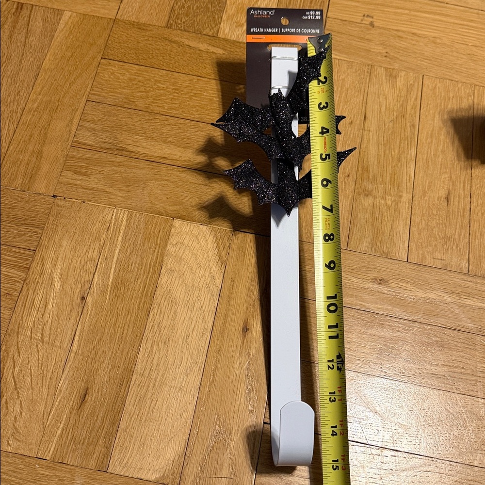 NWT 15” White Over-the-Door Hook with 3 Black Glitter Bats 🦇 - Picture 6 of 7